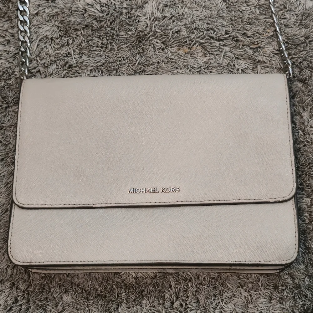Michael Kors Jet Set Travel Crossbody Wallet Purse Beige